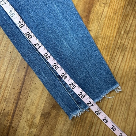 Universal Thread Blue Jeans - Picture 9 of 9